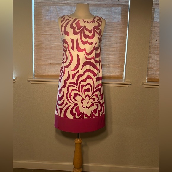 EUC Size 6 beautiful spring dress in fuchsia and white. - Picture 8 of 8